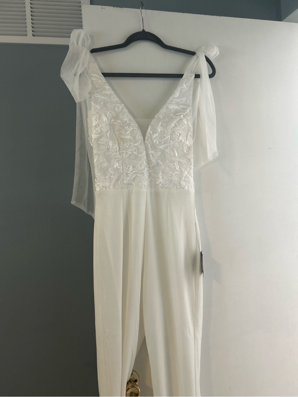 Lulu's White Lace V-Neck Jumpsuit